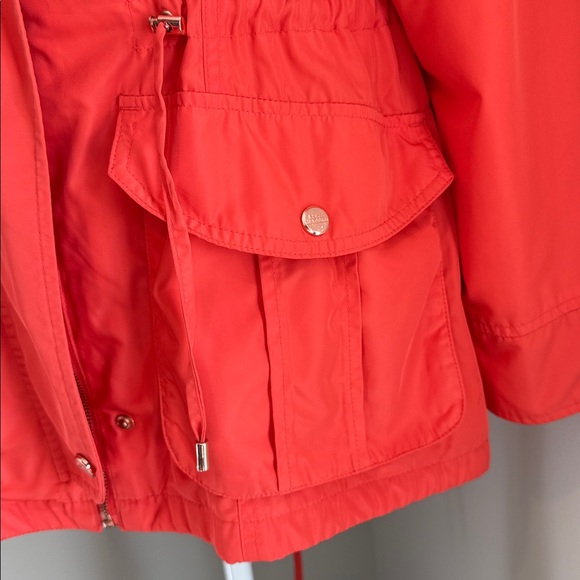 Steve Madden | Solid Anorak Rain Jacket | Coral & Gold Hardware | Large - Picture 5 of 11